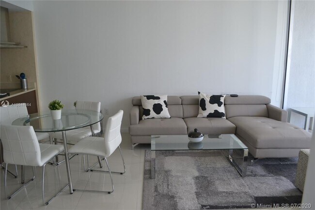 Building Photo - 485 Brickell Ave