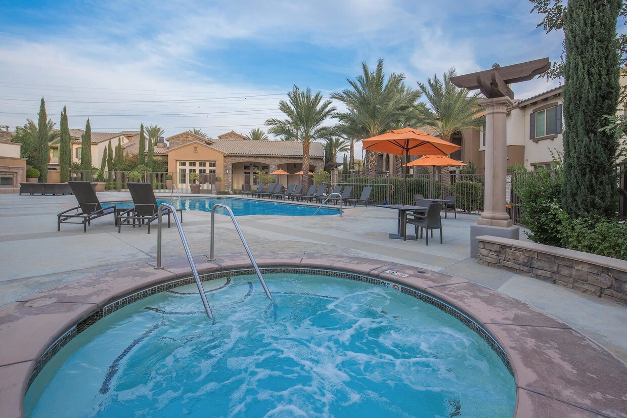 The Retreat at Riverlakes Apartments Bakersfield, CA