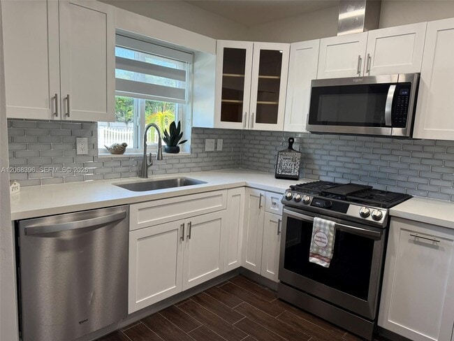 Foto del edificio - 5530 SW 96th Ave