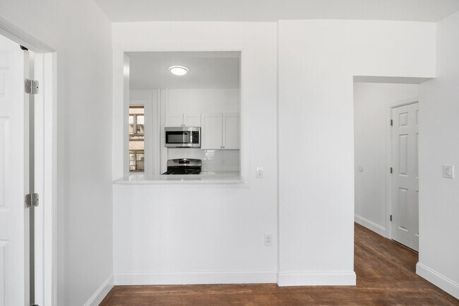 Foto del edificio - 137 Kensington Ave