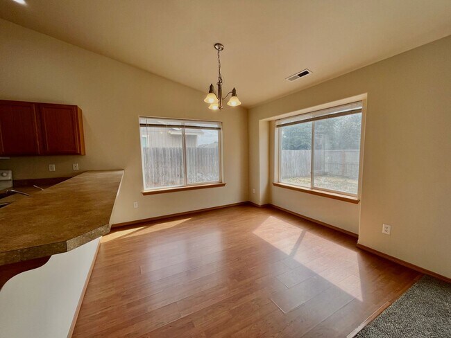 Foto del edificio - 3 Bedroom 2 Bath home for rent