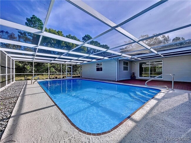 Foto del edificio - 5040 N Baywood Dr