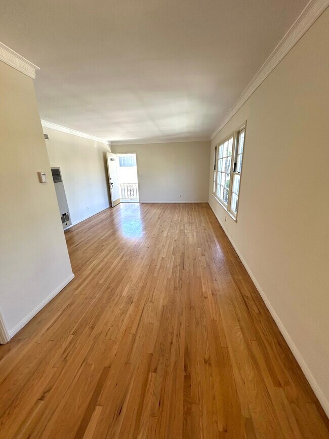 Foto del edificio - 10630 Holman Ave