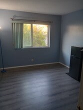 Building Photo - 202 Armstrong Dr