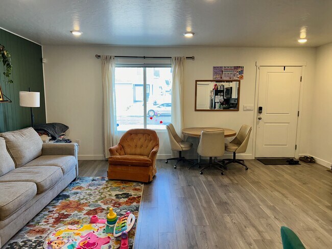 living room area - 492 N Trident Dr