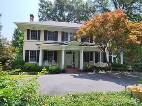 Building Photo - 820 Fleming Ave