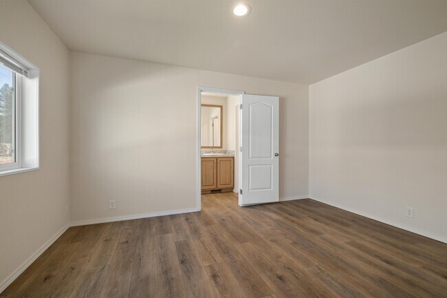 Building Photo - 16460 Finley Butte Rd
