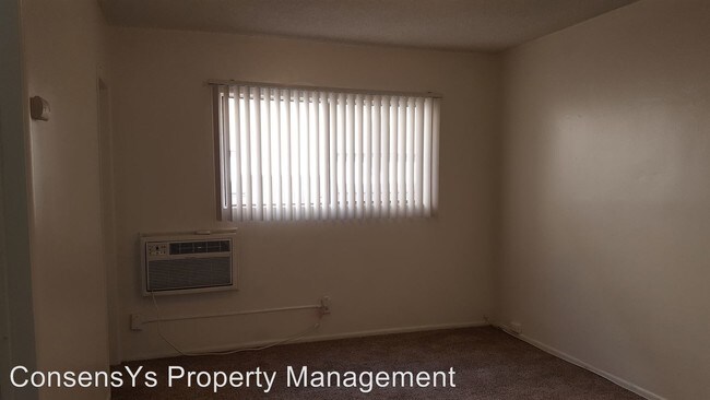 Foto del edificio - 2031-2037 Whiting Ave