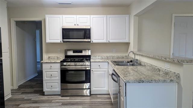 Building Photo - 2826 Encino Dr