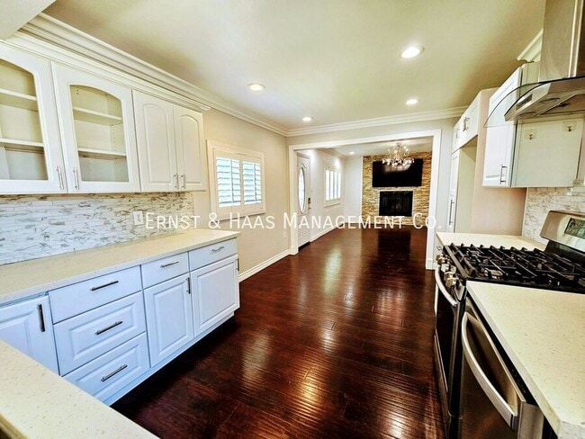 Building Photo - 5012 N Bentree Cir