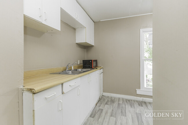 Building Photo - 330 North 17th Street #2 - 2