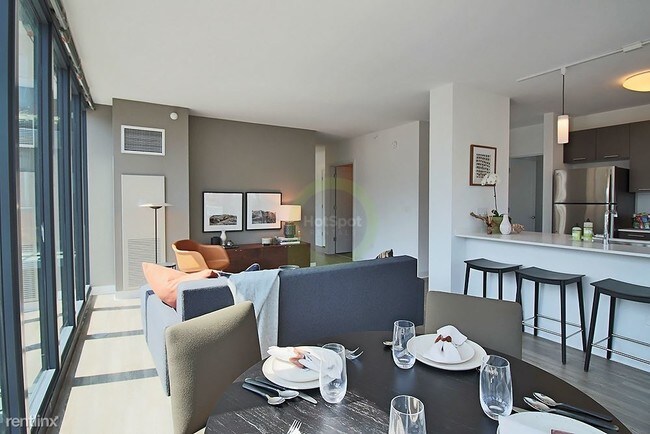 Foto del edificio - 637 N Wells St