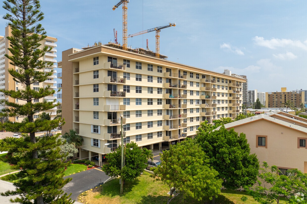 Tradewinds Condominium - 1 Units Available for Rent | Pompano