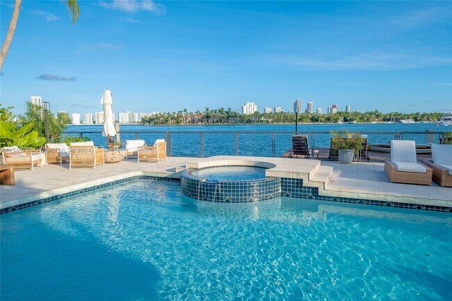 Building Photo - 2 S Hibiscus Dr