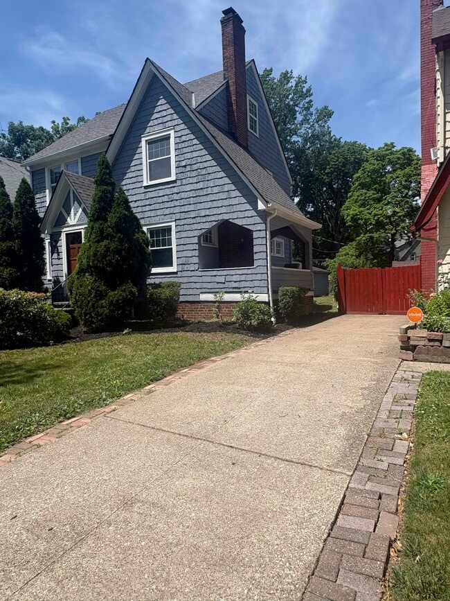 Building Photo - 3953 Elmwood Rd