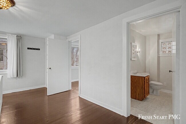 Foto del edificio - Charm Meets Modern Living in the Heart of Stanton