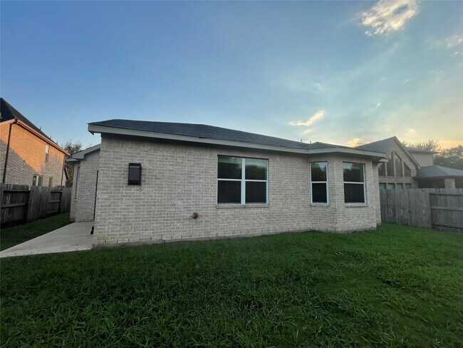 Foto del edificio - 4507 Montcliff Bend Ln