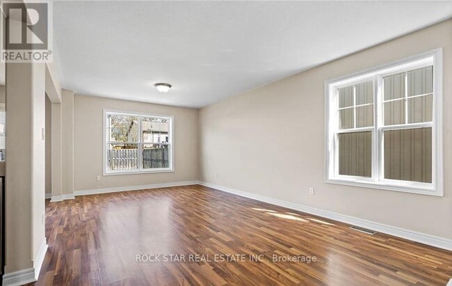 Building Photo - 8 Chicory Cresent