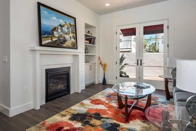 Building Photo - Brand New 2 bed / 2 bath Luxury Townhouse ...