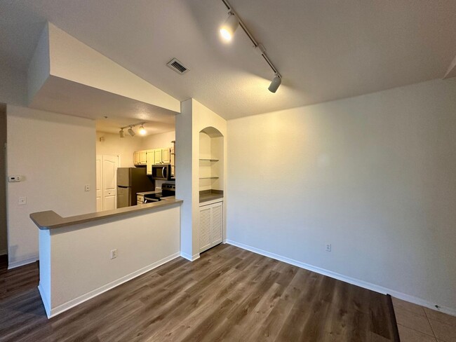 Foto del edificio - Recently Renovated 2BR/2BA in Visconti in ...
