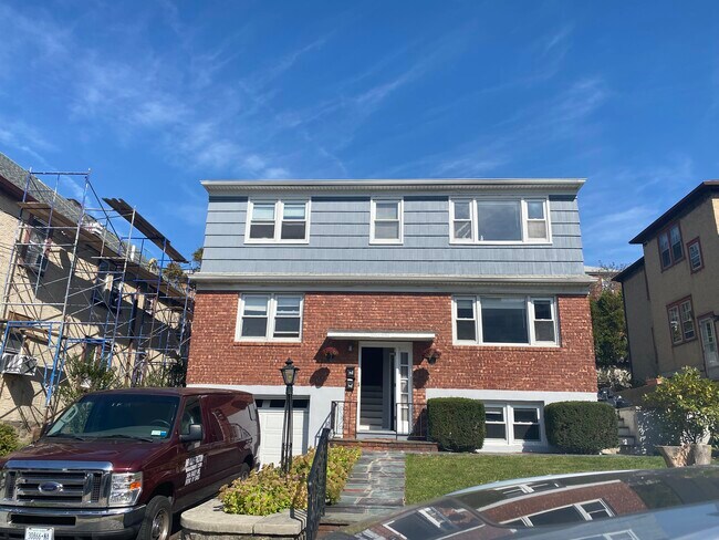 Private house . two family - 48 Cowles Ave