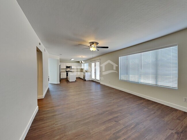 Building Photo - 5230 W Ian Dr