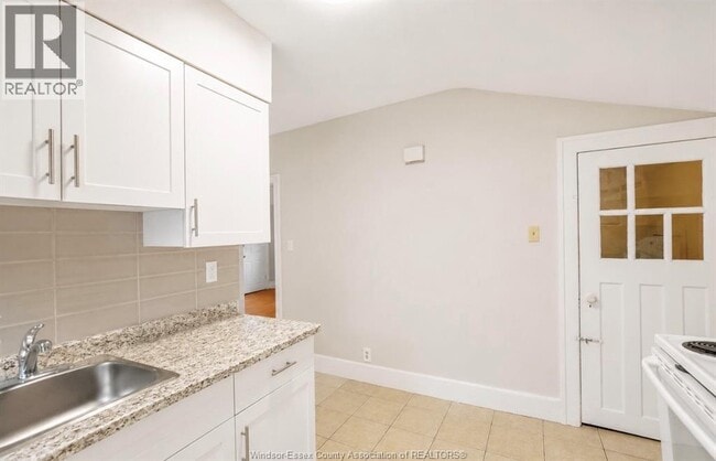 Building Photo - 2177 Dougall Ave
