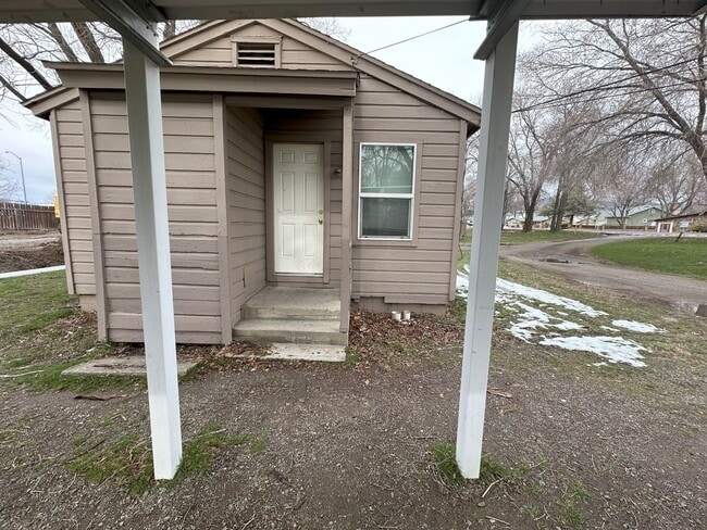 Building Photo - SV T 3040