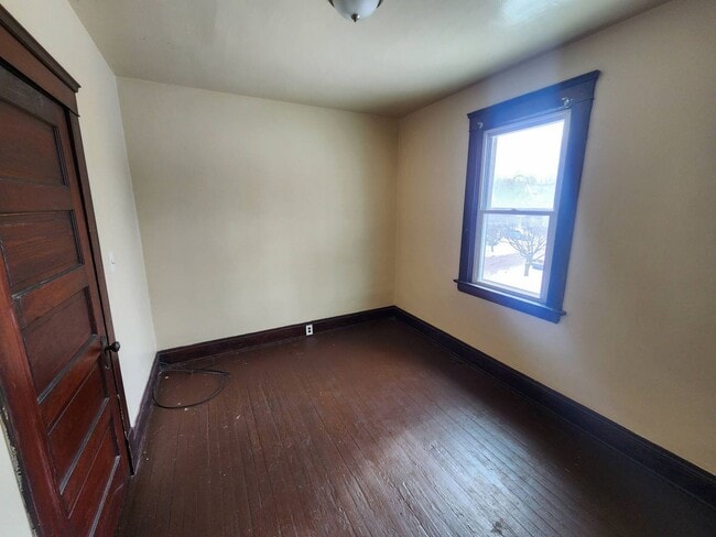 Foto del edificio - 2954 E 67th St