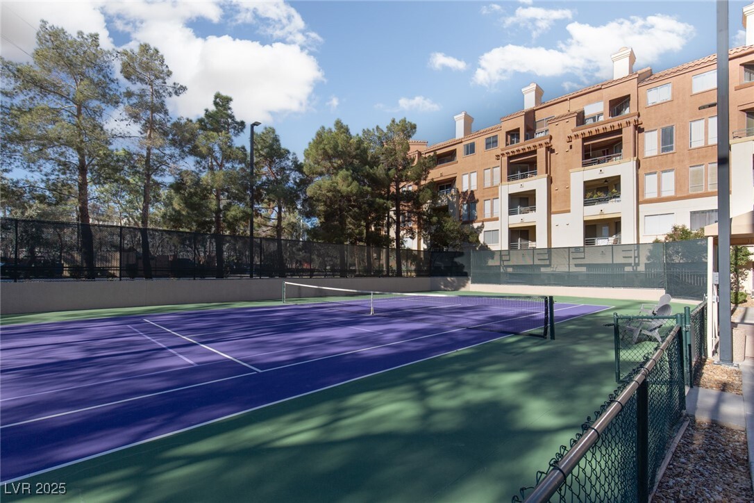 Building Photo - 210 E Flamingo Rd