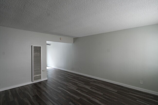 Foto del edificio - 5309-11 Boswell Place