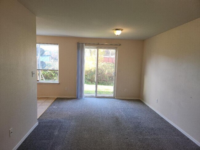 Foto del edificio - 4850 48th Loop