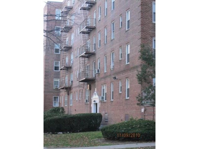 Primary Photo - 2662 West St