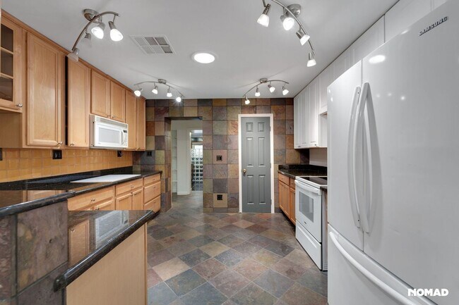 Foto del edificio - Spacious 3BR House in Phoenix