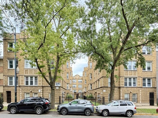 Building Photo - 1642 W Pratt Blvd