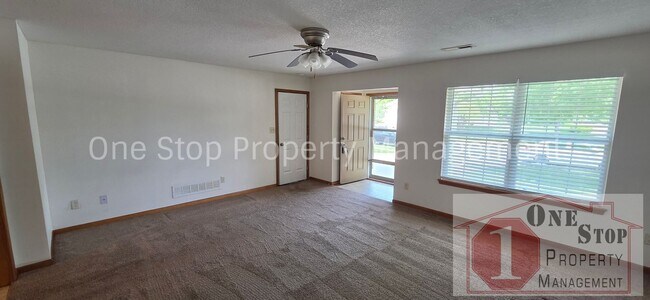 Foto del edificio - Beautiful 4 Bedroom 2 Bathroom in Grain Valley!