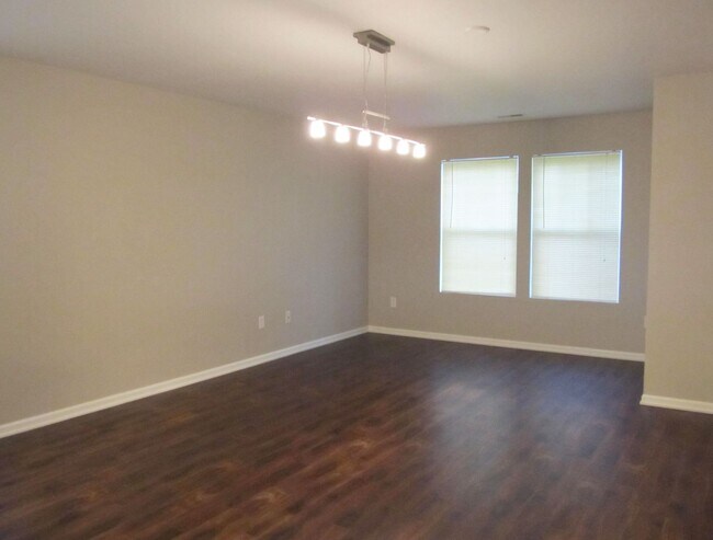 Foto del edificio - Beautiful 4 bedroom, 3.5 Bath Home