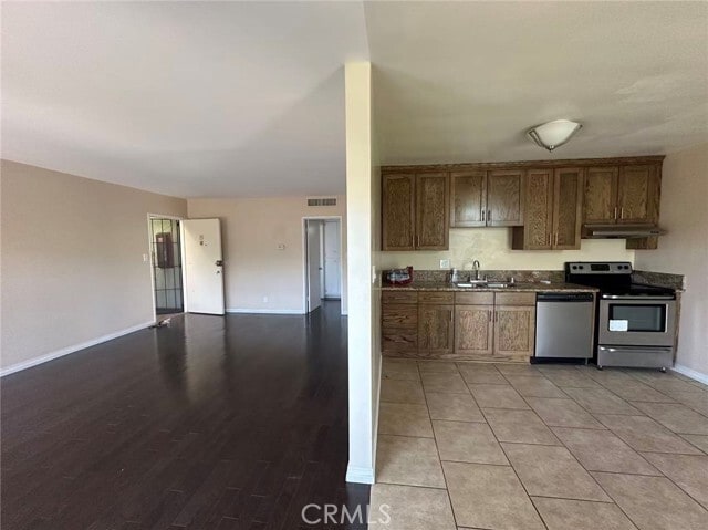 Foto del edificio - 9070 Huntington Dr