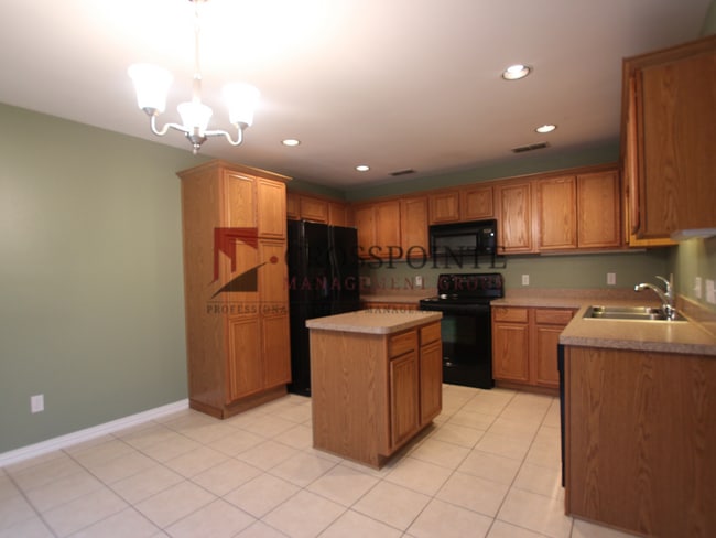 Building Photo - Lease Takeover Opportunity Available! 3 Bedroom Home in Flint!