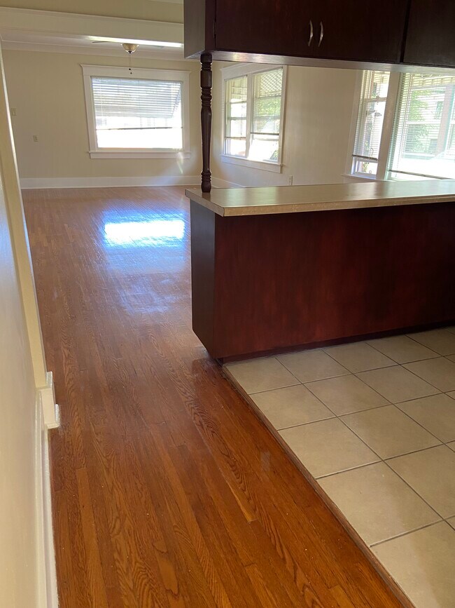 Building Photo - 269 Cerritos Ave