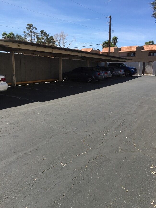 Foto del edificio - 5203 Caliente St