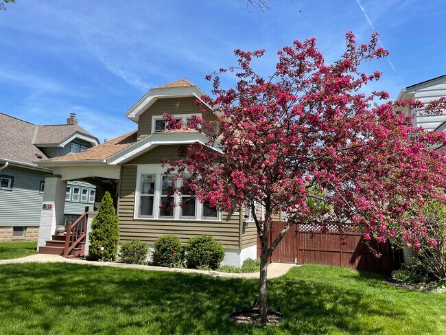 Milwaukee bungalow duplex, 1/2 block north of Oklahoma Avenue - 3028 S 47th St