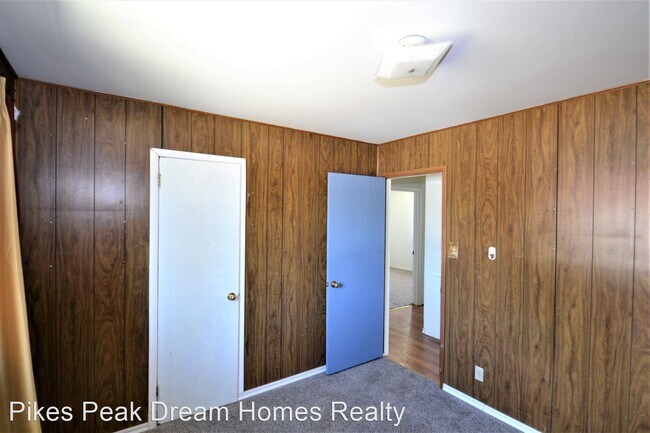 Building Photo - 3 br, 1 bath House - 2310 Frontier Drive