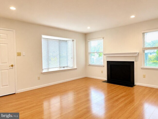 Foto del edificio - 196 Jonathon Dayton Ct