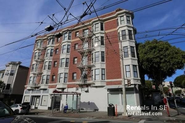 Primary Photo - 2504 Sacramento St