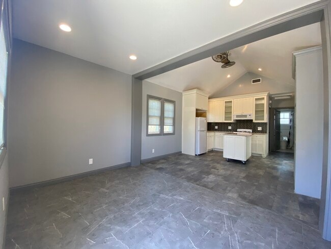 Building Photo - 1714 N Lincoln St