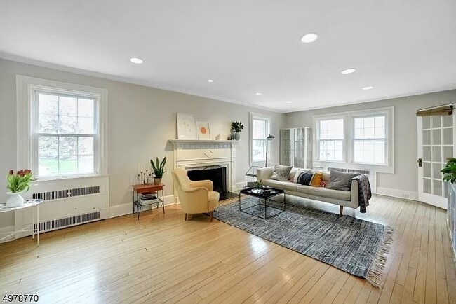 Building Photo - 53 Meadowbrook Rd