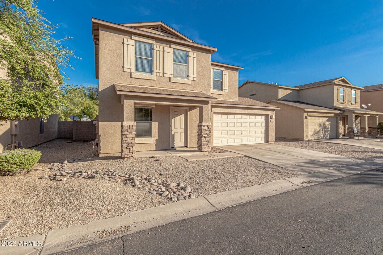 2436 E Meadow Creek Way, San Tan Valley, AZ 85140 House Rental in San