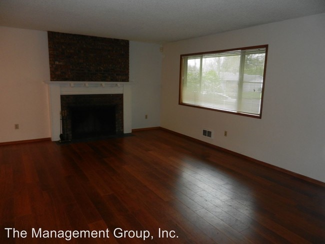 Building Photo - 5817 Idaho St