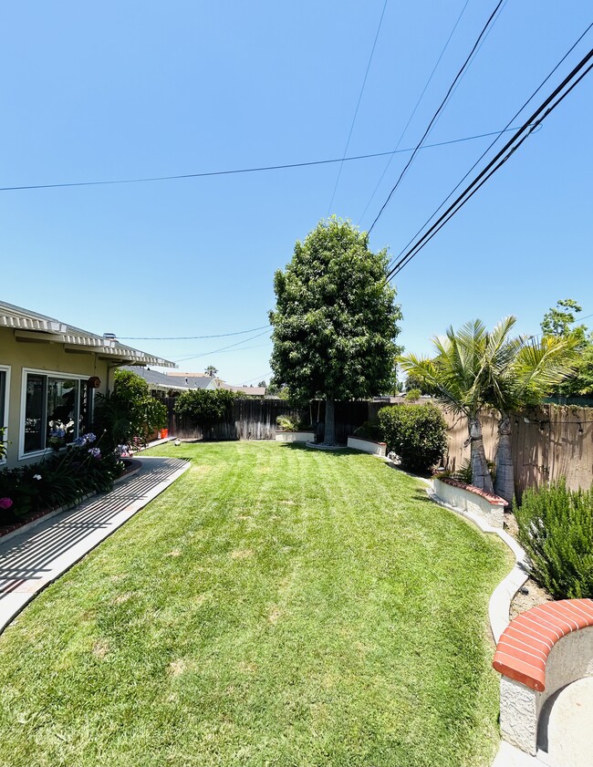 Building Photo - 18171 Beneta Way